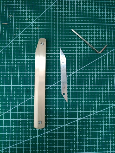 Brass utility knife (9mm wide blade)